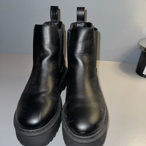 FOREVER21 PLATFORM BOOTS